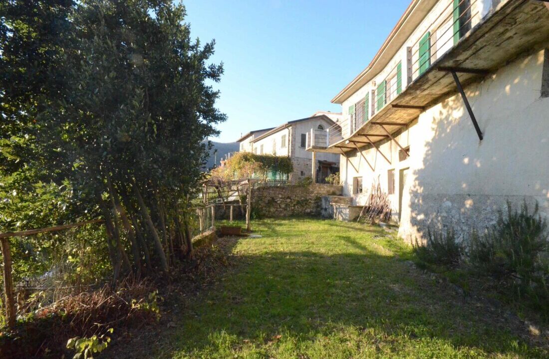ESTERNO GIARDINO